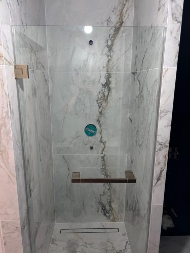 Kabiny i drzwi prysznicowe na wymiar - realizacje w Krakowie