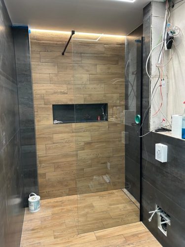 Kabiny i drzwi prysznicowe na wymiar - realizacje w Krakowie