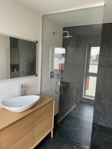 Kabiny i drzwi prysznicowe na wymiar - realizacje w Krakowie