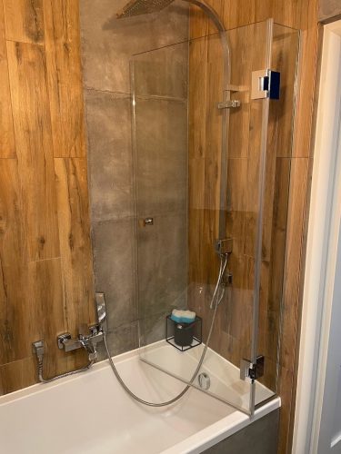 Kabiny i drzwi prysznicowe na wymiar - realizacje w Krakowie