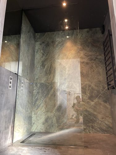 Kabiny i drzwi prysznicowe na wymiar - realizacje w Krakowie