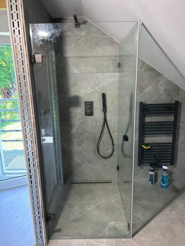 Kabiny i drzwi prysznicowe na wymiar - realizacje w Krakowie