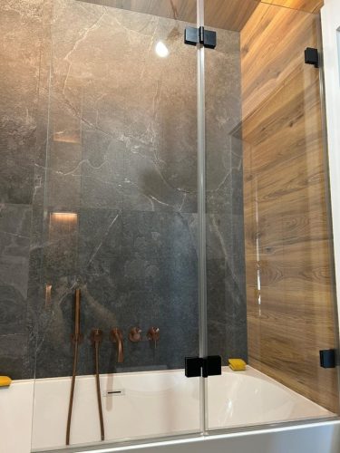 Kabiny i drzwi prysznicowe na wymiar - realizacje w Krakowie