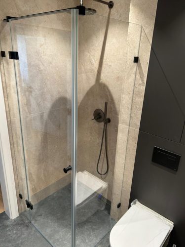 Kabiny i drzwi prysznicowe na wymiar - realizacje w Krakowie