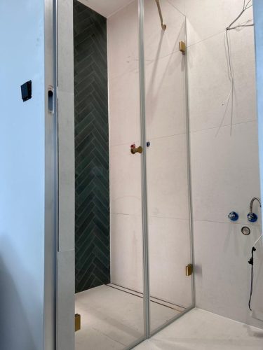 Kabiny i drzwi prysznicowe na wymiar - realizacje w Krakowie