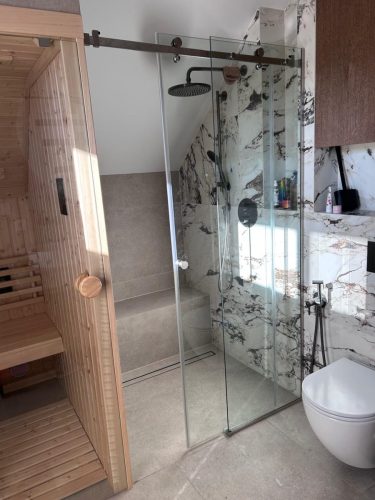 Kabiny i drzwi prysznicowe na wymiar - realizacje w Krakowie